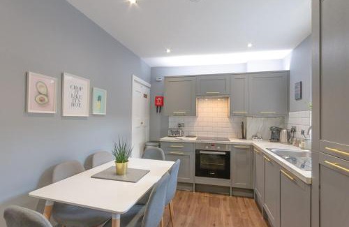 Margate House | Stylish Home Close To The Beach By Adliv