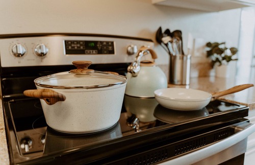 West University House | Stylish Home Great for Families & Large Groups! No cleaning required @ checkout!