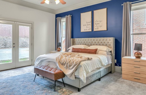 Snellville House | Stylish Home w/ loft and game areas -- 40 minutes from the city!