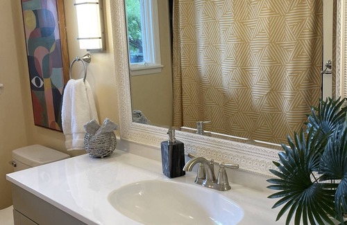 Pocatello House | Stylish home with POOL!!!!