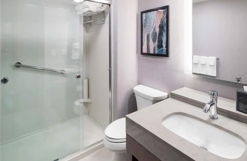 Tempe Hotel | Stylish Hyatt Place Tempe Stay – Pool, Gym, Walk to Campus & Mill Ave - 2 Units