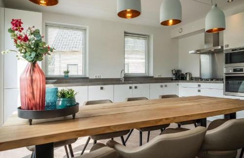 De Koog Villa | Stylish Island Retreat in De Koog