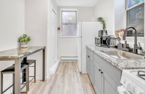 Hackensack River Waterfront Apartment | Stylish Jersey City Stay –Perfect for NYC Trips!