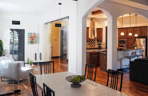 Lakeland Park Cottage | Stylish Lake Austin Retreat w/EV Charger!