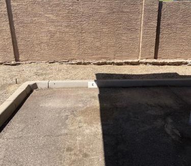 Sunset House | Stylish Lemon 2BR and 3BA Townhouse