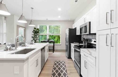 East Raleigh Apartment | Stylish Living 5 Min From Downtown