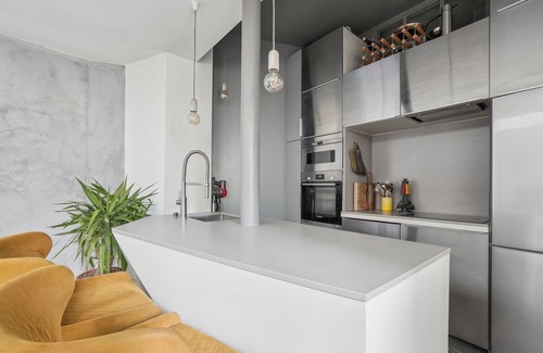 Grange aux Belles House | Stylish loft for Paris Olympics, Housekeeping and Swag included!