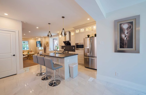 Brockton Village House | Stylish Luxe 3 BR Villa - Dufferin