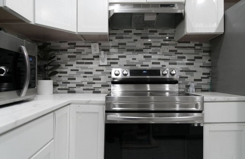 Detroit House | Stylish luxury 3 bedroom home 10 min. From downtown