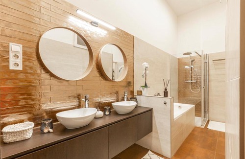Erzsebetvaros Apartment | Stylish Luxury Apartment by ANNA