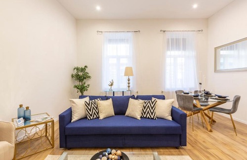 Erzsebetvaros Apartment | Stylish Luxury Apartment by ANNA