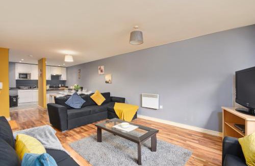 Manchester City Centre Apartment | Stylish Manchester Gem - Sleeps 10!