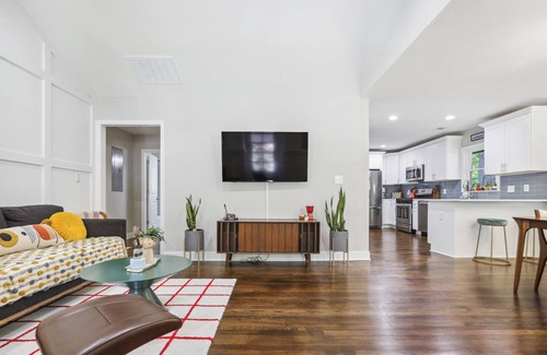 Decatur House | Stylish mid century 3 Bedroom home in Decatur!