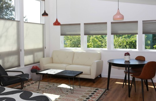 Mount Baker Apartment | Stylish modern dadu apartment in residential Seattle near everything