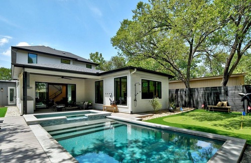 Montopolis House | Stylish Modern Ranch | Heated Pool