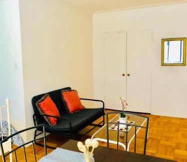Downtown Montreal Apartment | Stylish Montreal Apartment: Comfortable Stay in the Golden Square Mile