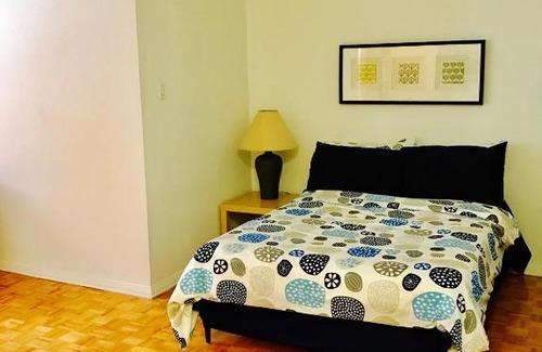 Downtown Montreal Apartment | Stylish Montreal Apartment: Comfortable Stay in the Golden Square Mile