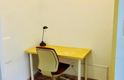 Downtown Montreal Apartment | Stylish Montreal Apartment: Comfortable Stay in the Golden Square Mile