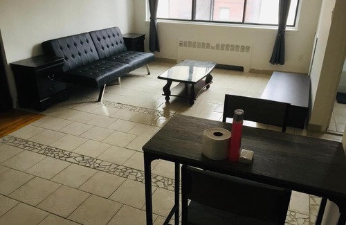 Downtown Montreal Apartment | Stylish Montreal Apartment: Comfortable Stay in the Golden Square Mile