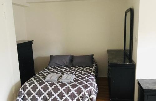 Downtown Montreal Apartment | Stylish Montreal Apartment: Comfortable Stay in the Golden Square Mile