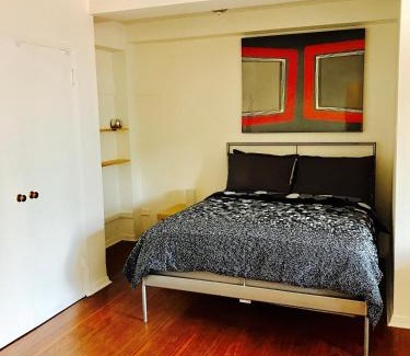Downtown Montreal Apartment | Stylish Montreal Apartment: Comfortable Stay in the Golden Square Mile