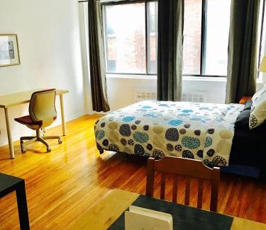 Downtown Montreal Apartment | Stylish Montreal Apartment: Comfortable Stay in the Golden Square Mile