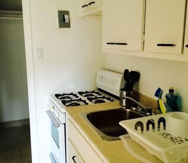 Downtown Montreal Apartment | Stylish Montreal Apartment Comfortable Stay in the Golden Square Mile