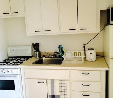 Downtown Montreal Apartment | Stylish Montreal Apartment Comfortable Stay in the Golden Square Mile