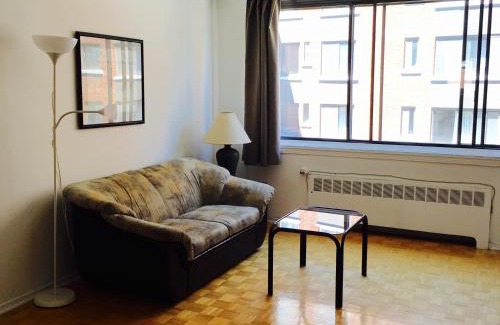 Downtown Montreal Apartment | Stylish Montreal Apartment Comfortable Stay in the Golden Square Mile