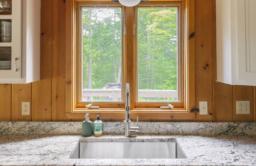 Stratton and Bromley Ski Areas Ski Chalet | Stylish Mountain Getaway close to Stratton w/Spa