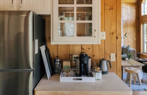 Stratton and Bromley Ski Areas Ski Chalet | Stylish Mountain Getaway close to Stratton w/Spa