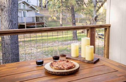 Groveland House | Stylish Mountain Home Near Yosemite, Lake, Golfing