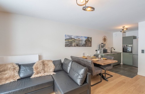 Viel-Alpe Apartment | Stylish Mountain Retreat with Balcony & Garage - Alpe d'Huez