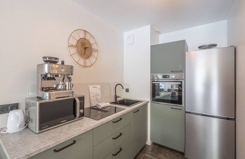 Viel-Alpe Apartment | Stylish Mountain Retreat with Balcony & Garage - Alpe d'Huez