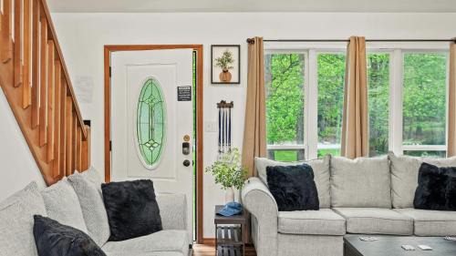 East Stroudsburg House | Stylish Mountain Retreat w Hot Tub Firepit Penn Estate Getaway by AvantStay