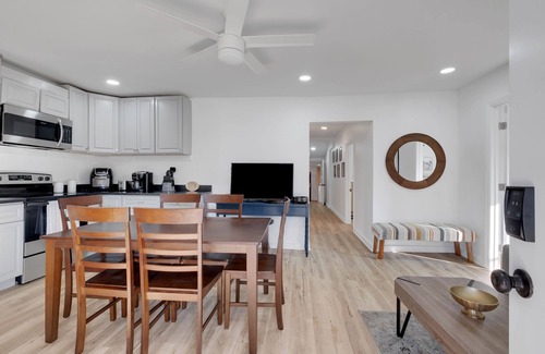 South Nashville House | Stylish Nashville Getaway with Free Parking