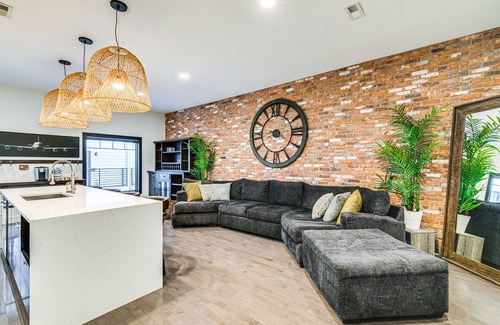 Downtown Omaha House | Stylish Omaha Home w/Balcony - 2 Mi to Downtown!