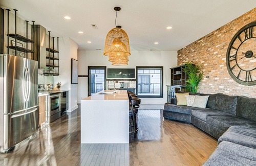 Downtown Omaha House | Stylish Omaha Home w/Balcony - 2 Mi to Downtown!