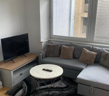 Fairfield Apartment | Stylish one Bedroom Central Croydon