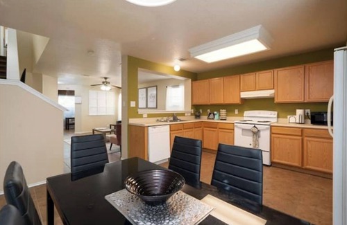Maverick Creek House | Stylish, Pet Friendly | 6 Flags and La Cantera