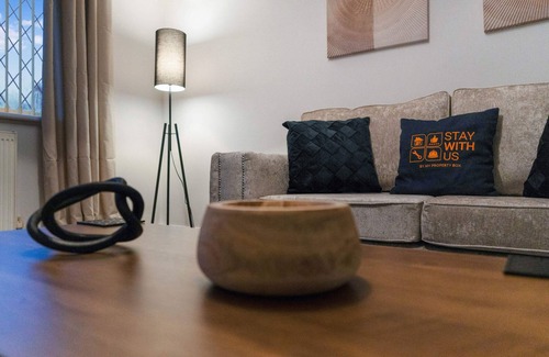 Middlesbrough House | Stylish & Relaxing Retreat in Normanby, Sleeps 4