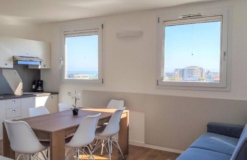 Lignano Sabbiadoro Apartment | Stylish Residence Torre Bianca 2 Bedroom sleeps 6