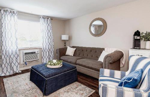 Kettering Apartment | Stylish Retreat W Modern Comforts! Prime Location