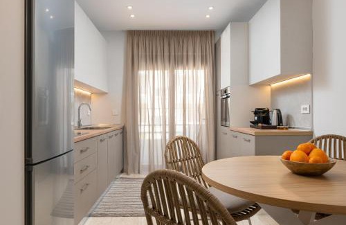 Rhodes Apartment | Stylish Rhodes Apartment with Prime Location - L & C City Escape