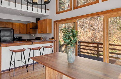 Haw Creek Cabin | Stylish, secluded cabin minutes from the Biltmore and downtown