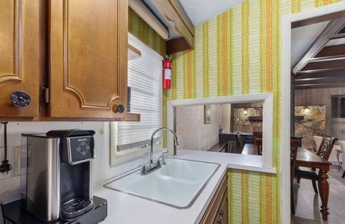 Columbus House | Stylish & Serene Bungalow - 2BR - Fireplace - Backyard