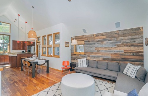 Telluride House | Stylish Ski Base, Walk to Lift 7 & River Trail