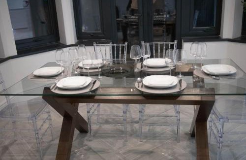 Lewisham House | Stylish Skylight Room in a Luxury House
