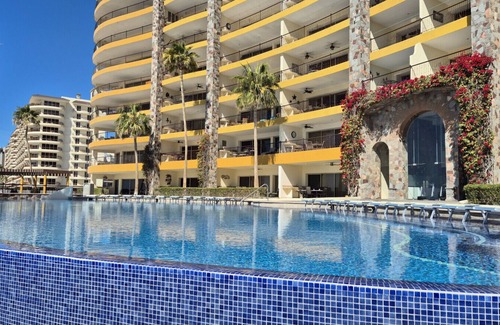 Sandy Beach Apartment | Stylish Sonoran Sky 3 bedroom