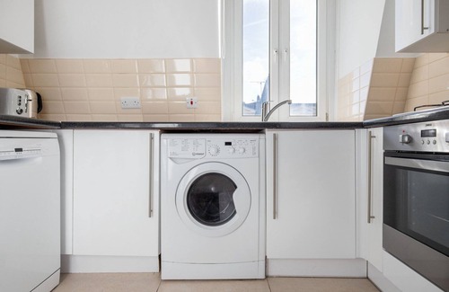 South Kensington Apartment | Stylish South Kensington 2BR, nr Museums & Shops, by Blueground